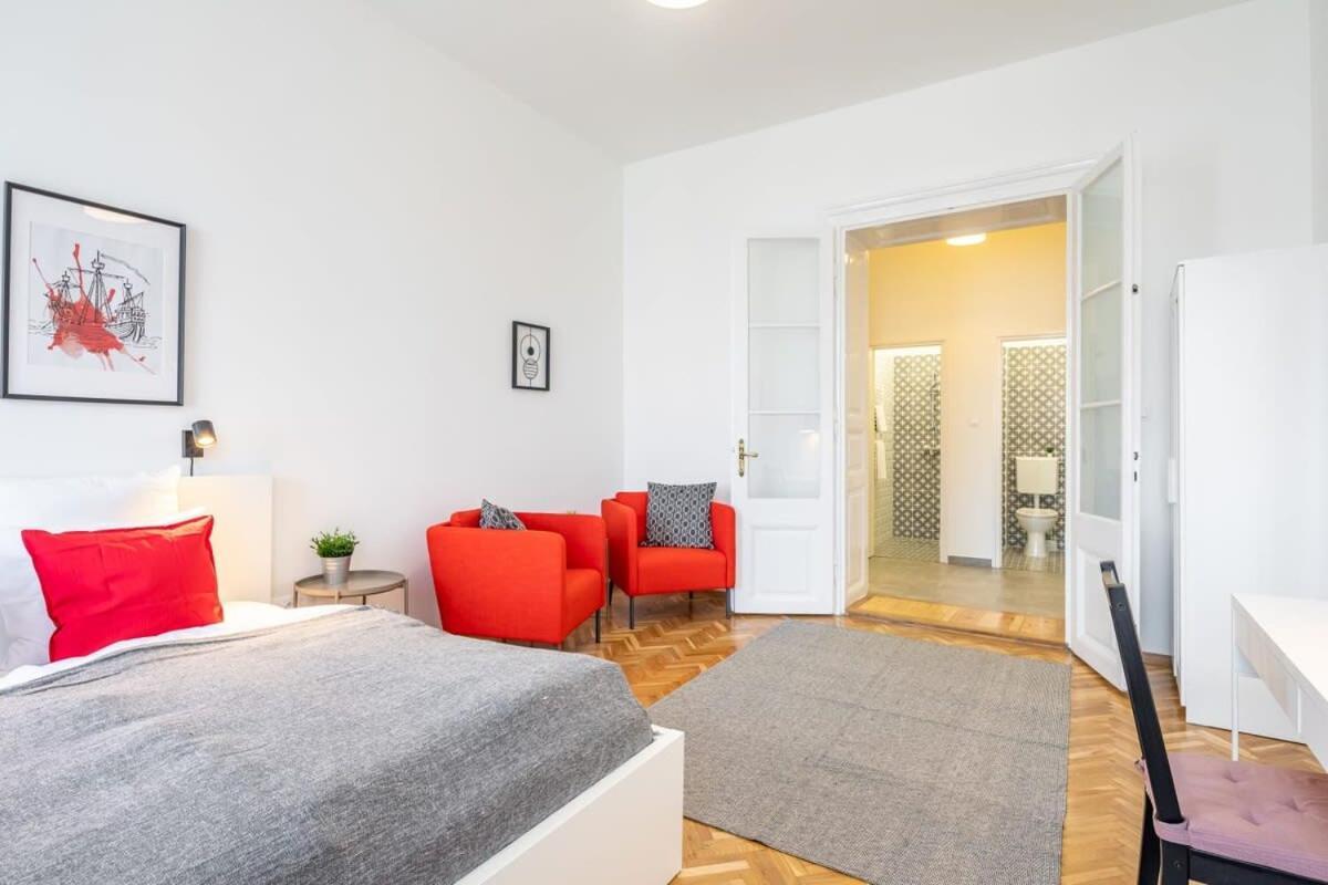 Excellent Location Magnificent Flat Апартаменты Будапешт